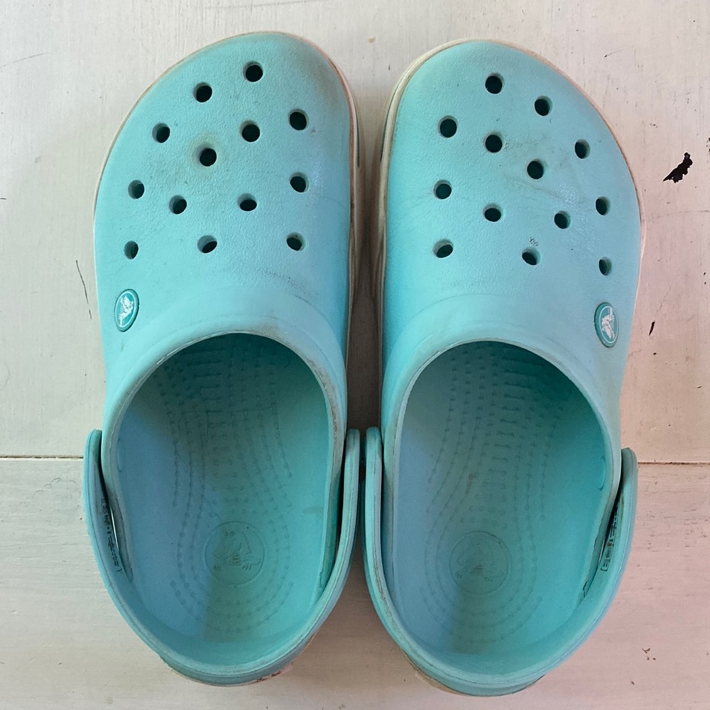 Womens 7 Crocs Crocband bright turquoise